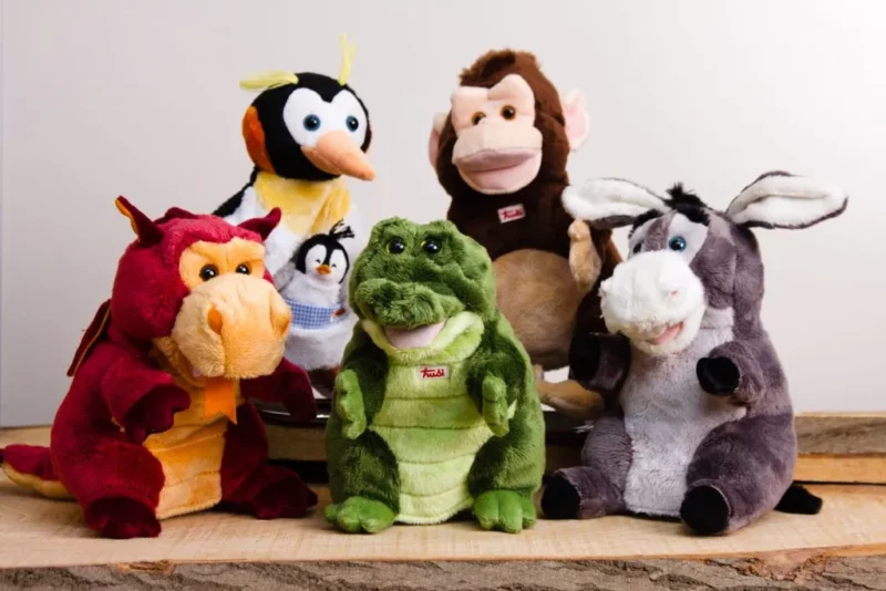 Süße Plüsch- und Kuscheltiere von Aurora, vom Aligator bis zum Pinguin.